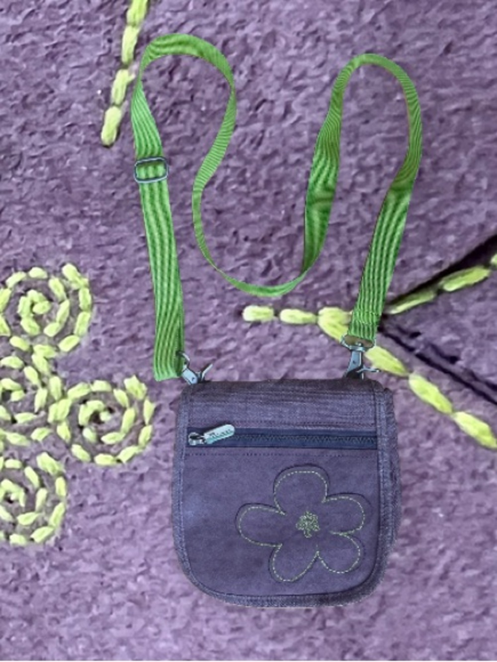 💜Small Purple Crossbody Flap & Zip Bag ID Pocket Lime Strap & Stitched Flower